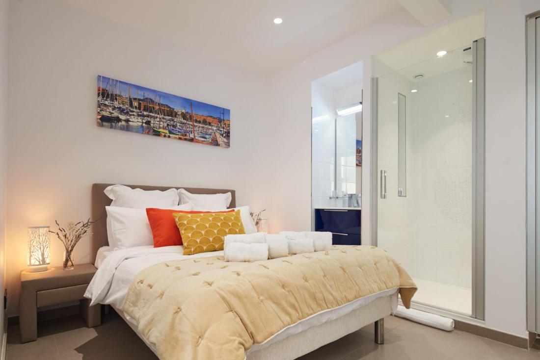 Appartamento Sunlight - Sky Blue - 3 Bedroom Flat With Sea View On The Promenade Des Nizza