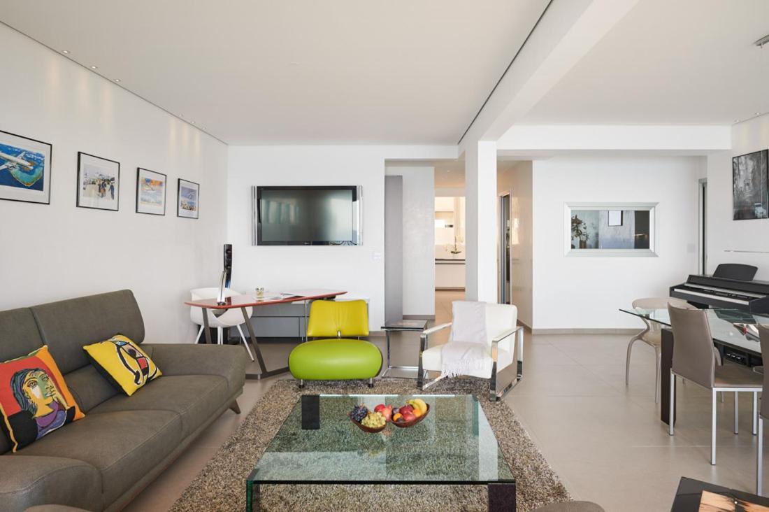 Sunlight - Sky Blue - 3 Bedroom Flat With Sea View On The Promenade Des Appartamento Nizza